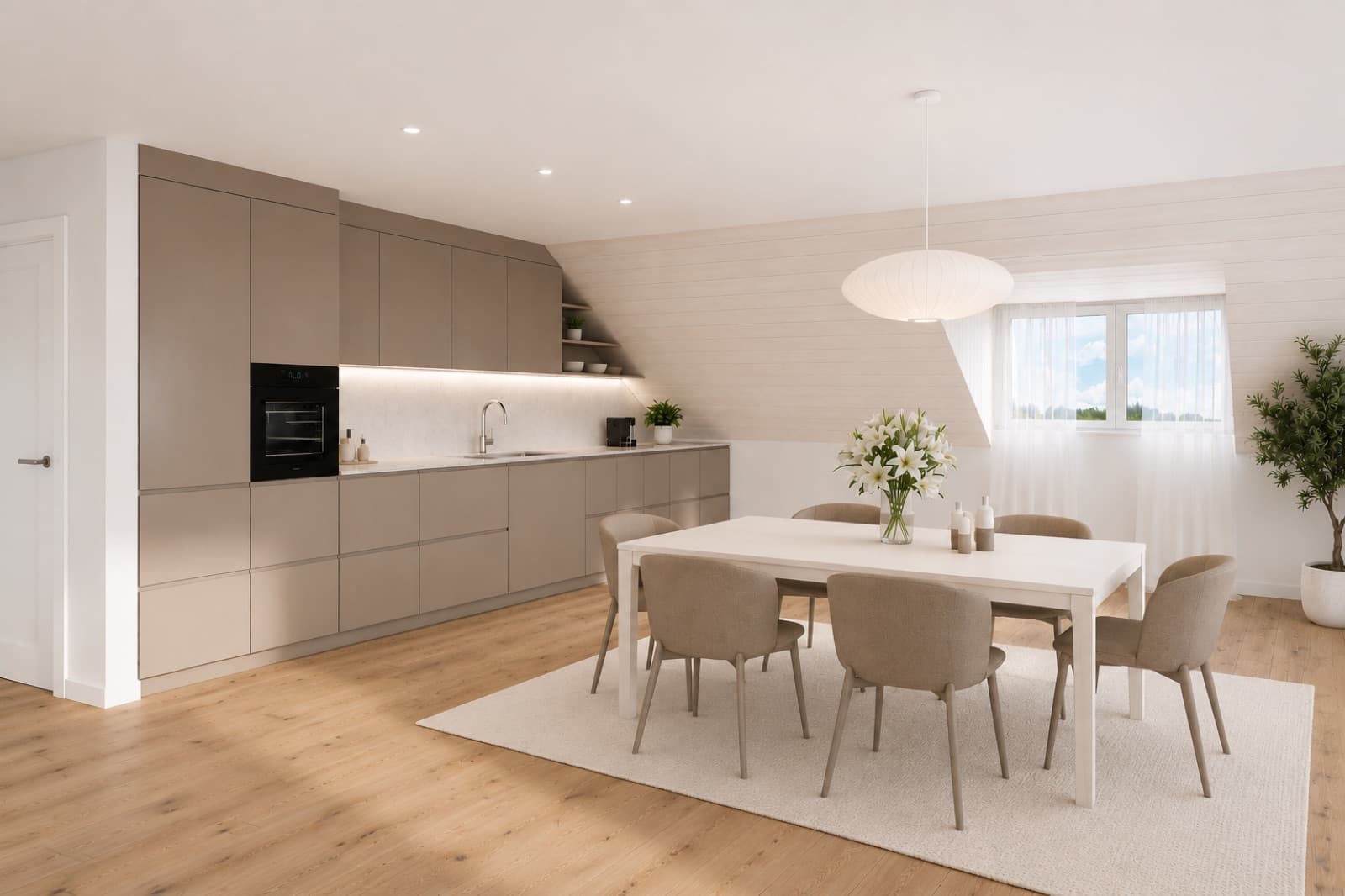 Küche einer Maisonette unter der Dachschräge